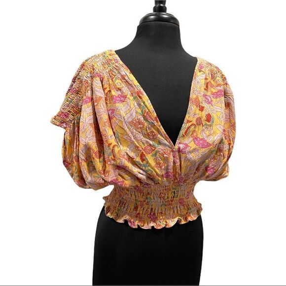 cupcakes & Cashmere Floral Double V-Neck Smocked Crop Top Sz M - Picture 2 of 11